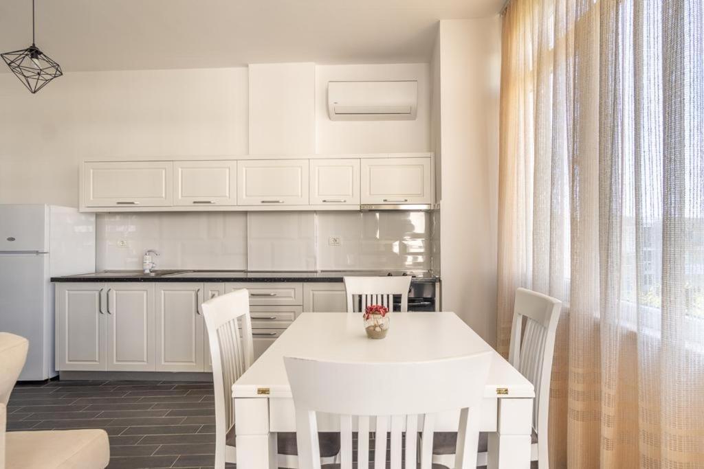 Ajten Apartments Durrës Exteriör bild